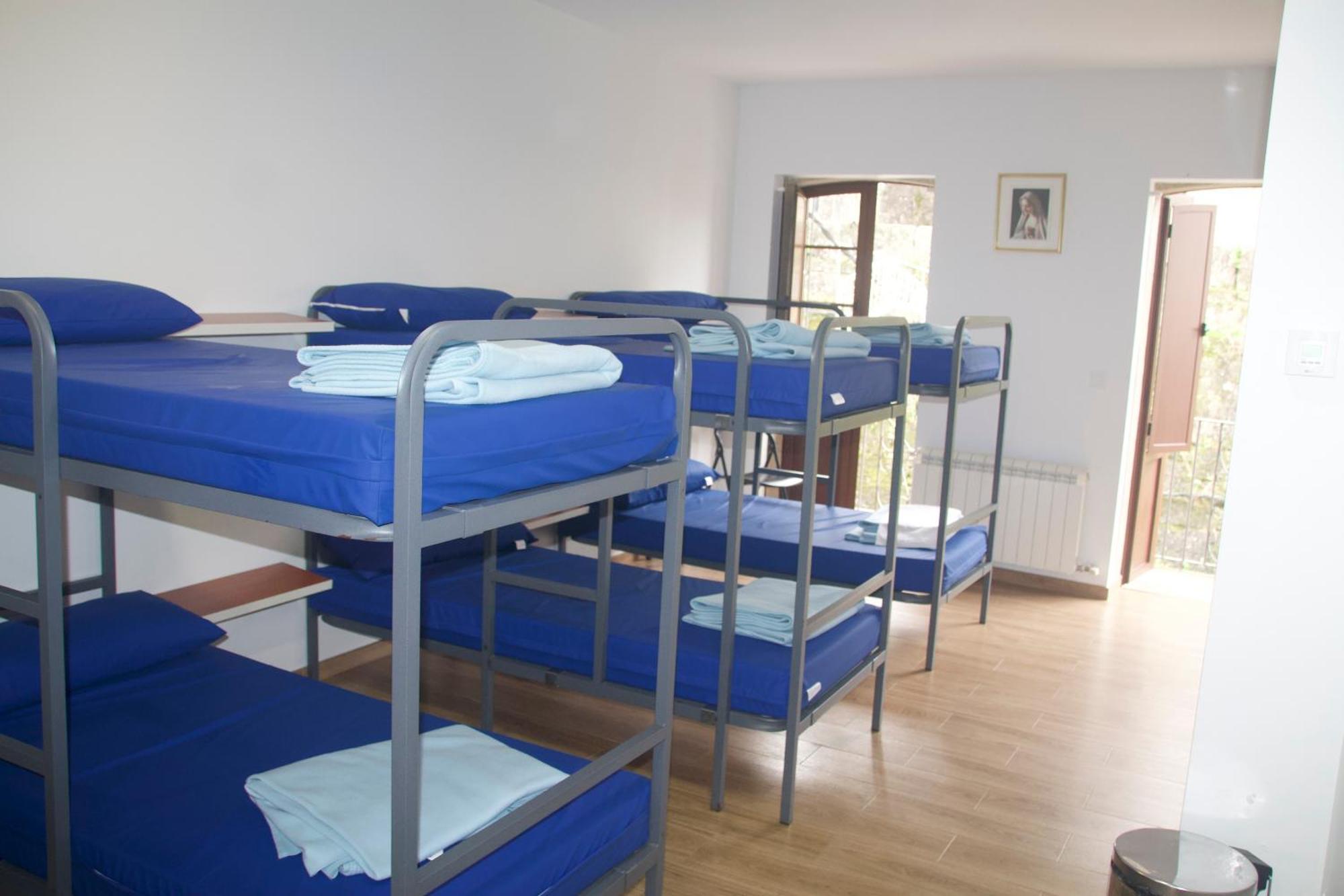Albergue Parroquial Santiago Apostol De Redondela Exteriör bild